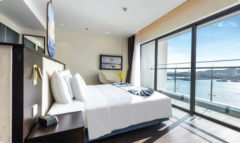 SAPPHIRE SUITE